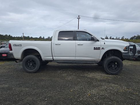 Used 2017 RAM 2500 Laramie w/ Sport Appearance Group AWD/4WD image 4