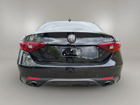 Used 2018 Alfa Romeo Giulia AWD image 5