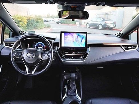 Used 2025 Toyota Corolla XSE image 18