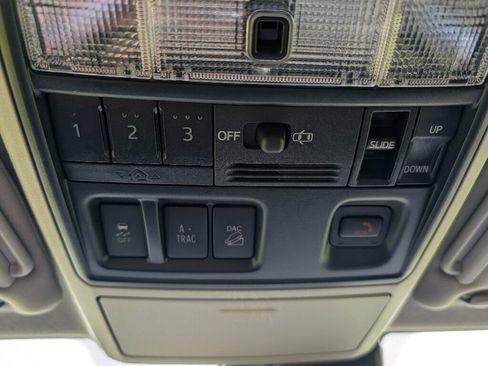 Used 2023 Toyota 4Runner 40th Anniversary SE AWD/4WD image 54