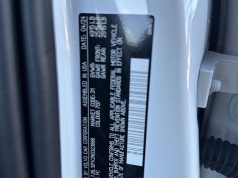 Certified 2024 Volvo S60 B5 Core image 26