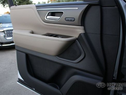 New 2026 INFINITI QX80 Pure image 11