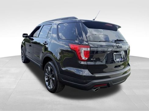 Used 2019 Ford Explorer XLT w/ Equipment Group 202A AWD/4WD image 18