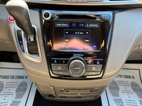 Used 2017 Honda Odyssey SE image 26