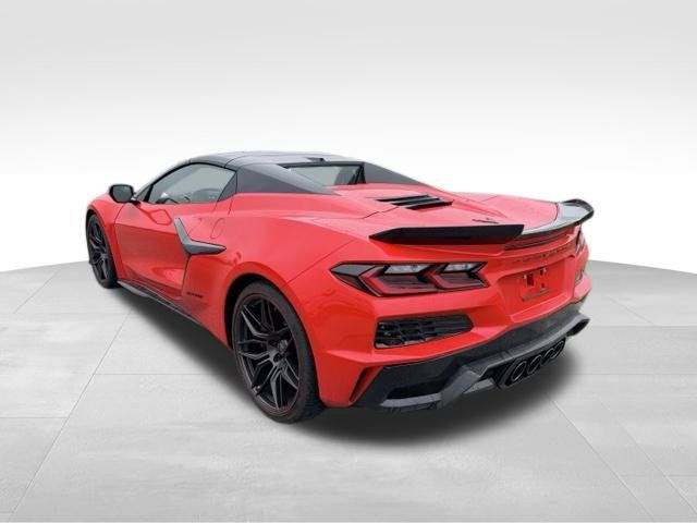 Used 2025 Chevrolet Corvette Z06 w/ Stealth Interior Trim Package RWD image 4
