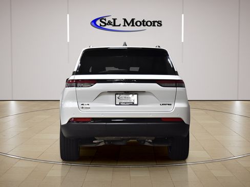 Used 2024 Jeep Grand Cherokee Limited w/ Luxury Tech Group II AWD/4WD image 6