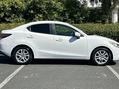 Used 2016 Scion iA image 8