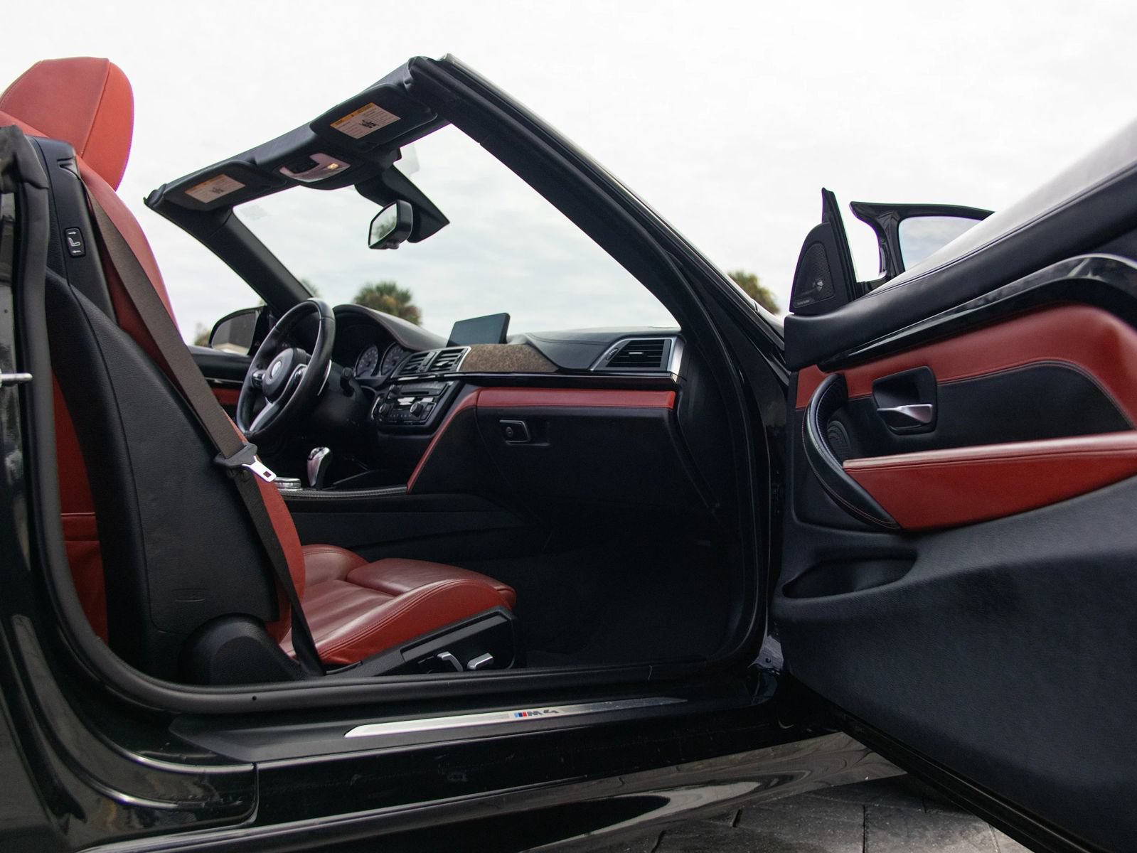 Used 2016 BMW M4 Convertible RWD image 29