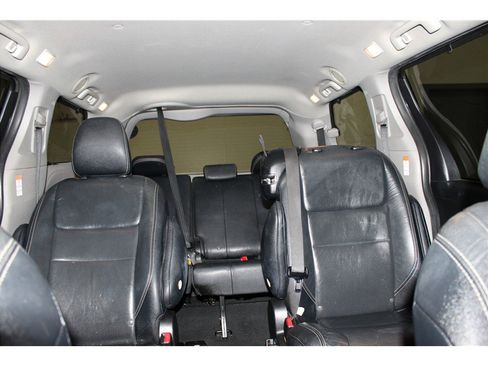 Used 2017 Toyota Sienna SE image 26