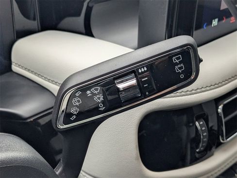 Used 2025 Lincoln Aviator Reserve w/ Equipment Group 201A image 28