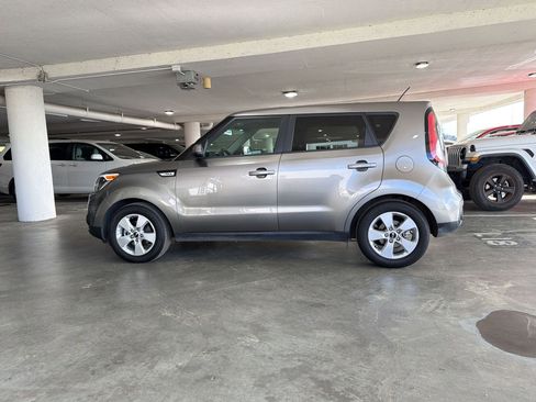 Used 2019 Kia Soul w/ Convenience Package image 2