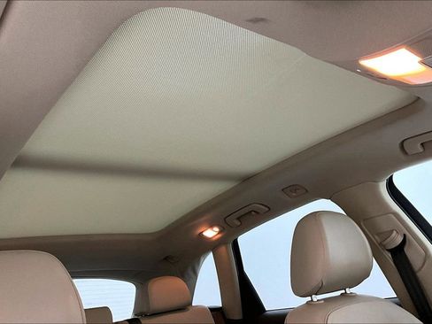 Used 2011 Audi Q5 2.0T Premium image 22