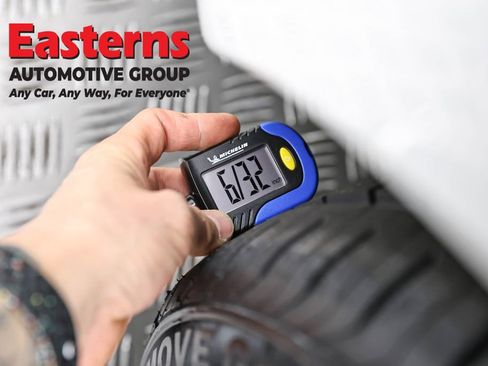 Used 2023 Tesla Model 3 Standard Range image 24