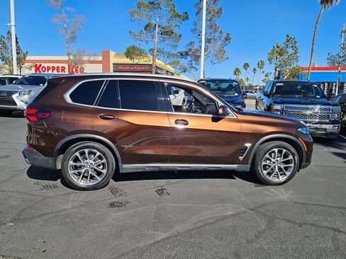 Certified 2025 BMW X5 xDrive40i w/ Parking Assistance Package image 5