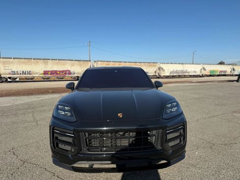 Used 2024 Porsche Cayenne Turbo GT image 2