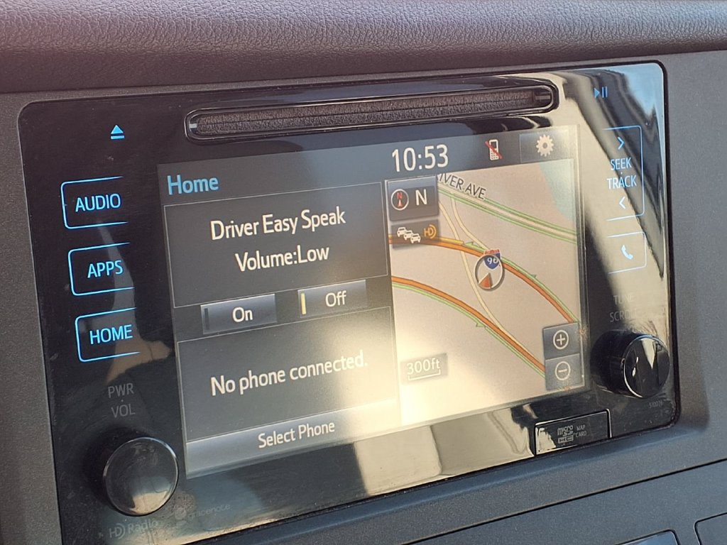 Used 2015 Toyota Sienna XLE w/ XLE Navigation Package FWD image 15