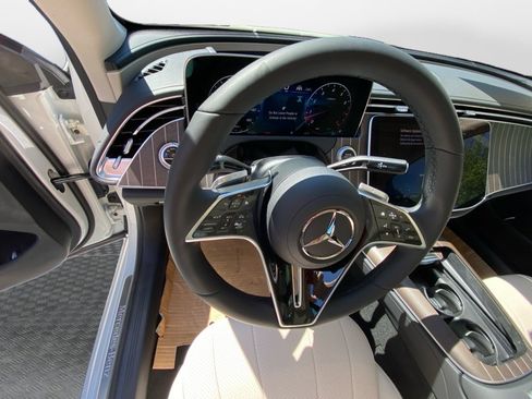 New 2026 Mercedes-Benz E 350 4MATIC Sedan image 10