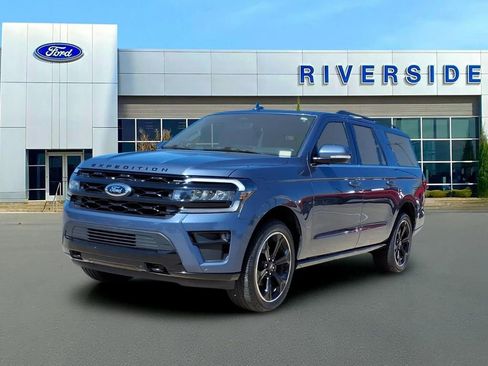Used 2022 Ford Expedition Max Limited AWD/4WD image 3