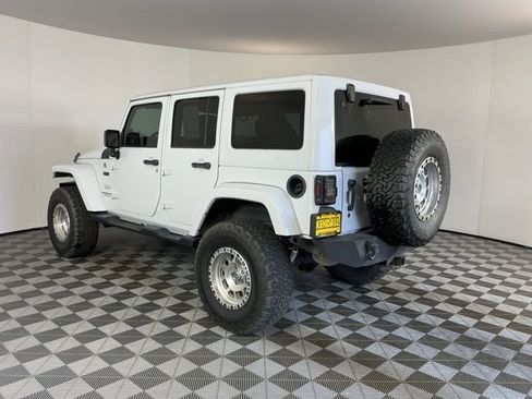 Used 2017 Jeep Wrangler Unlimited Sahara w/ Connectivity Group image 7