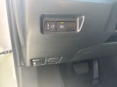 Used 2024 Toyota RAV4 XLE AWD/4WD image 30