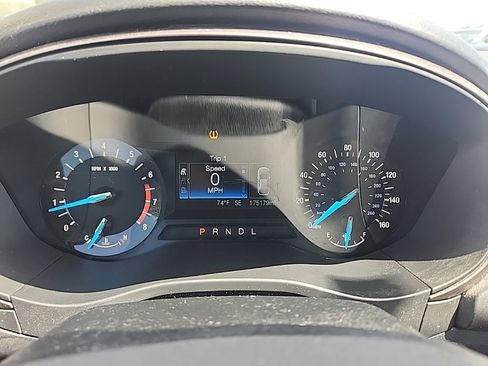 Used 2017 Ford Fusion SE image 12