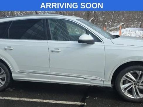 Used 2023 Audi Q7 2.0T Premium w/ Convenience Package image 2