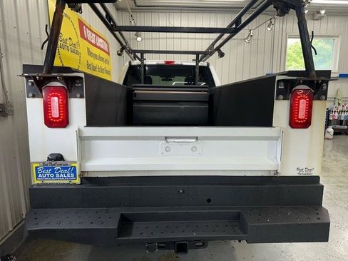 Used 2022 Ford F250 XL w/ Power Equipment Group RWD image 6