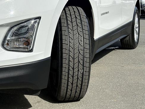 Used 2018 Chevrolet Equinox LS image 28