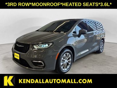 Used 2023 Chrysler Pacifica Touring-L