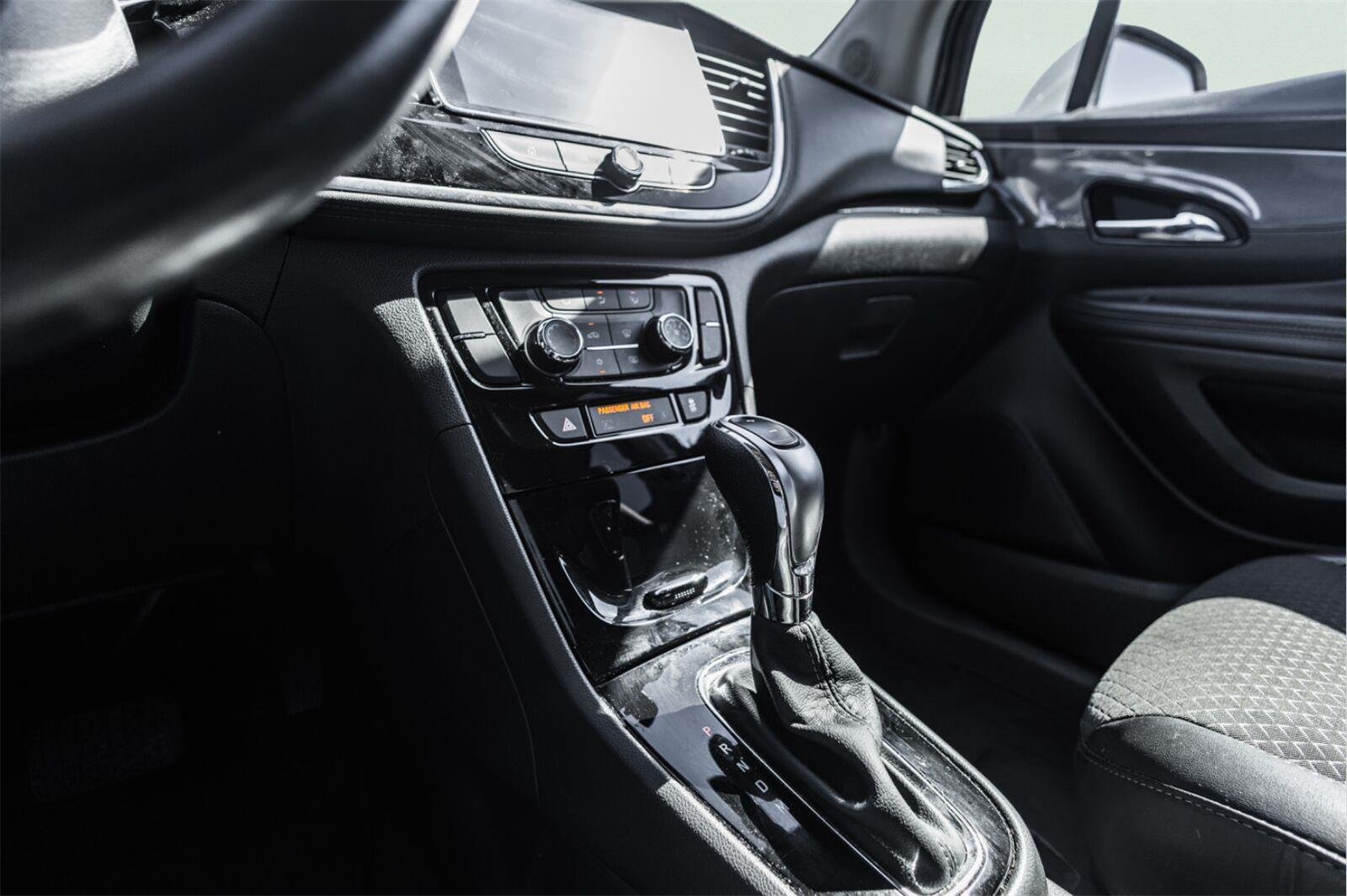 Used 2020 Buick Encore Preferred FWD image 12