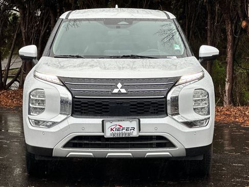 Used 2024 Mitsubishi Outlander SE image 9