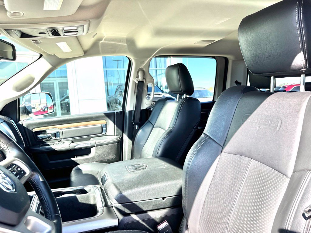 Used 2018 RAM 1500 Laramie w/ Convenience Group AWD/4WD image 19