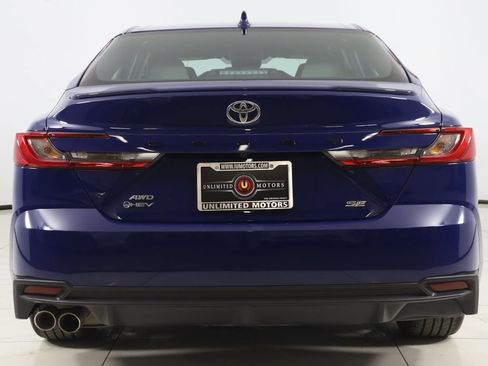 Used 2025 Toyota Camry SE image 43