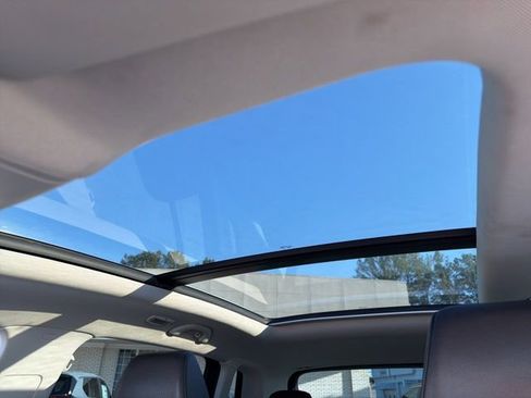 Used 2016 Volkswagen Tiguan SE image 31