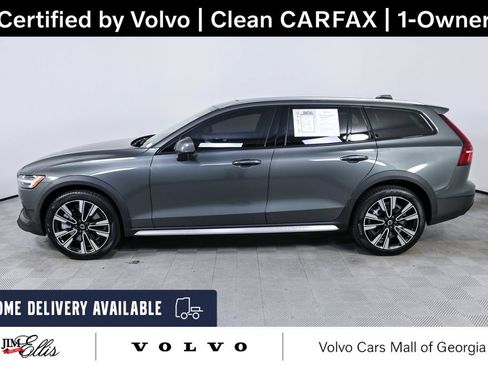 Used 2026 Volvo V60 B5 Cross Country Ultra w/ Climate Package AWD/4WD image 2