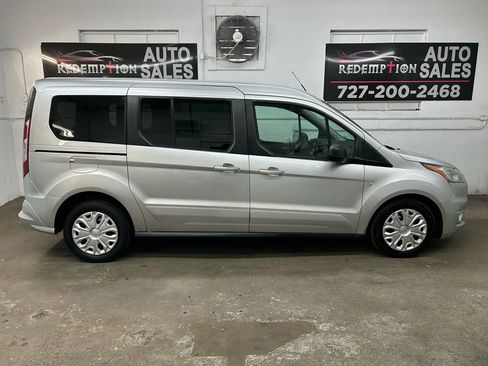 Used 2019 Ford Transit Connect XLT image 2