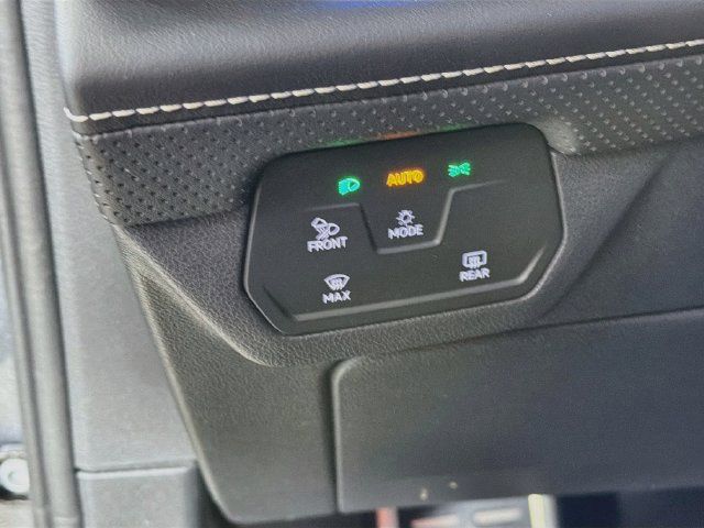 Used 2024 Volkswagen Atlas SEL Premium R-Line AWD/4WD image 12