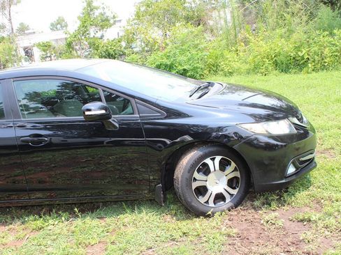 Used 2013 Honda Civic Hybrid Sedan image 4