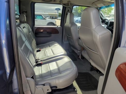 Used 2005 Ford F250 Lariat image 4