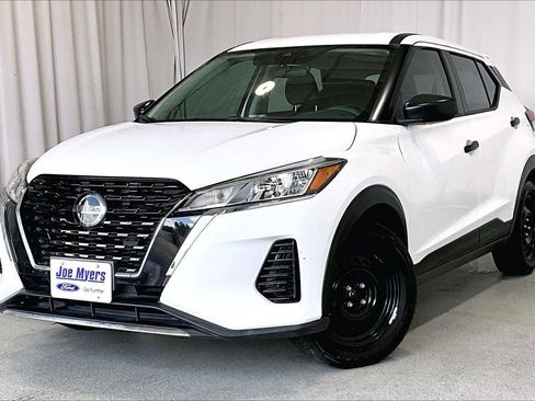Used 2021 Nissan Kicks S FWD image 12