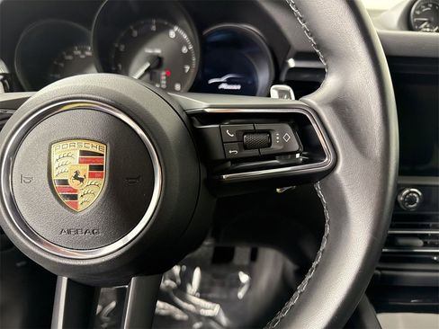 Certified 2023 Porsche Macan image 39