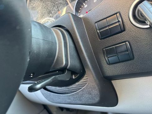 Used 2013 Mercedes-Benz Sprinter 2500 image 32