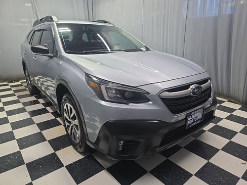 Used 2022 Subaru Outback 2.5i image 3