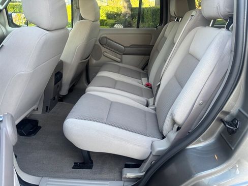 Used 2006 Ford Explorer XLS image 10