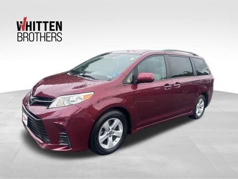 Used 2019 Toyota Sienna LE w/ LE Preferred Package FWD image 1