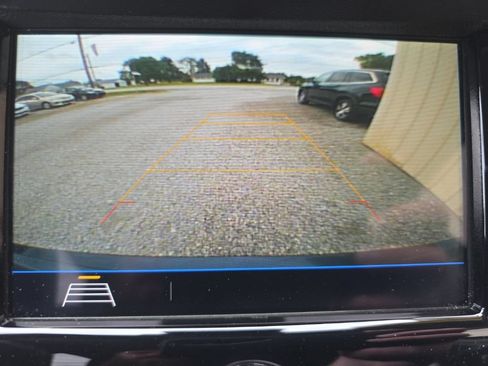 Used 2018 Chevrolet Trax LT AWD/4WD image 3