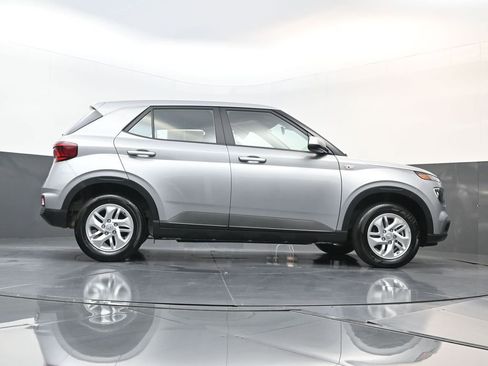 Certified 2026 Hyundai Venue SE FWD image 22