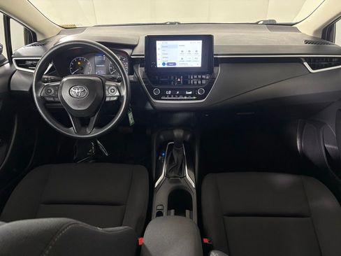 Used 2025 Toyota Corolla LE FWD image 27