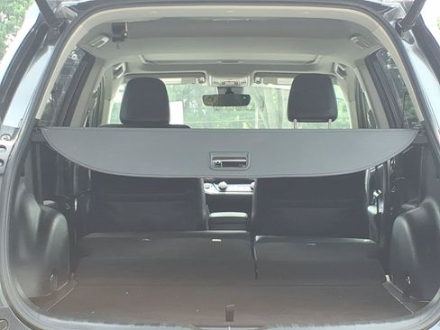 Used 2018 Toyota RAV4 Limited FWD image 31