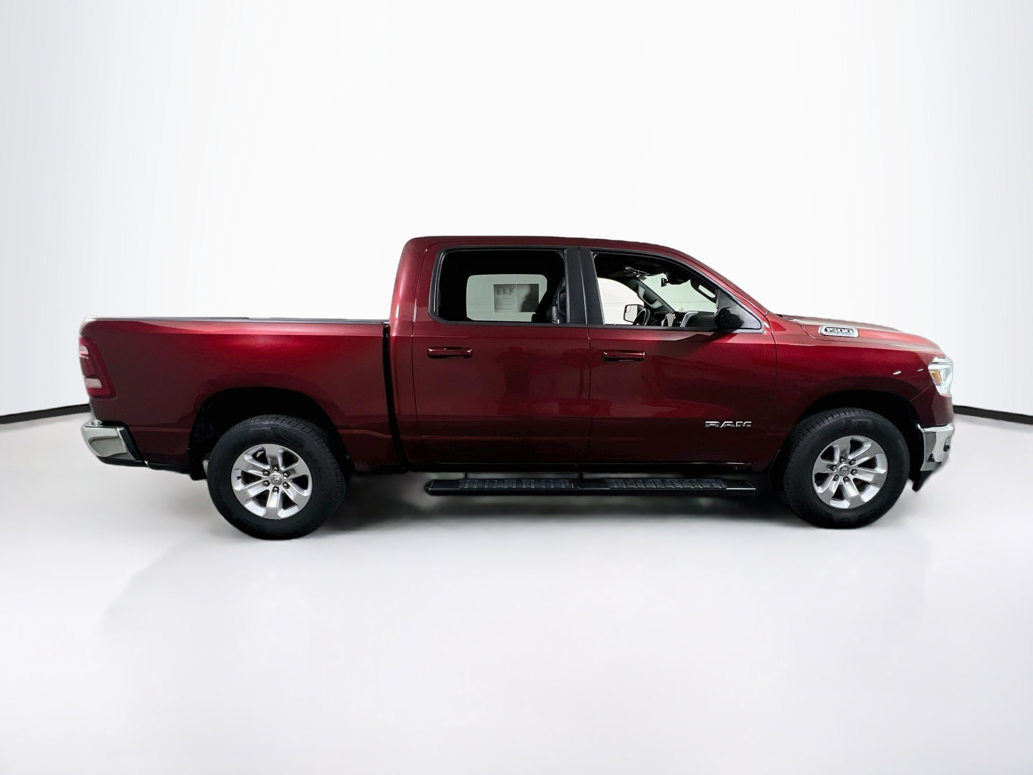 Used 2023 RAM 1500 Laramie AWD/4WD image 4